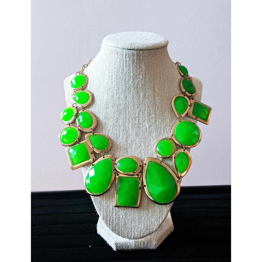 Bright Green Gem Neckpeice